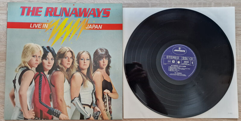 The Runaways – Live in Japan